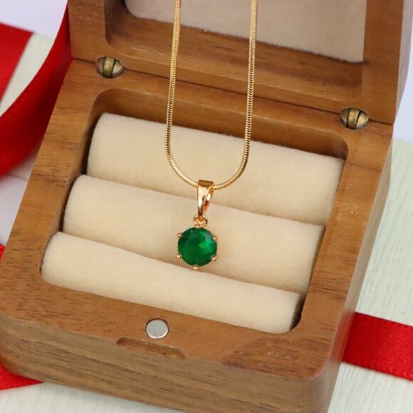 "Elegant Green Solitaire Pendant in Gold – Radiant Accent, XPPT1641 - Picture 8 of 13